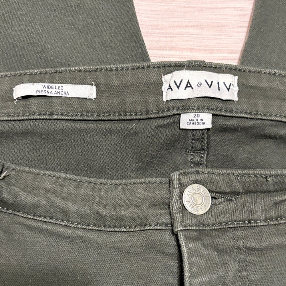 Ava & Viv Women's Green Carpenter Style Wide Leg Jeans